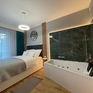 Apartament Caroline Jacuzzi, Nowy Dwór Mazowiecki