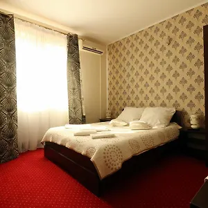 Goscinne Anna Airport Modlin Habitación en casa particular